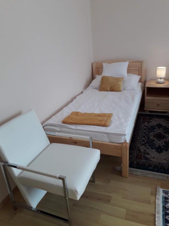 Appartamento Golden Apartman Tiszafüred Esterno foto